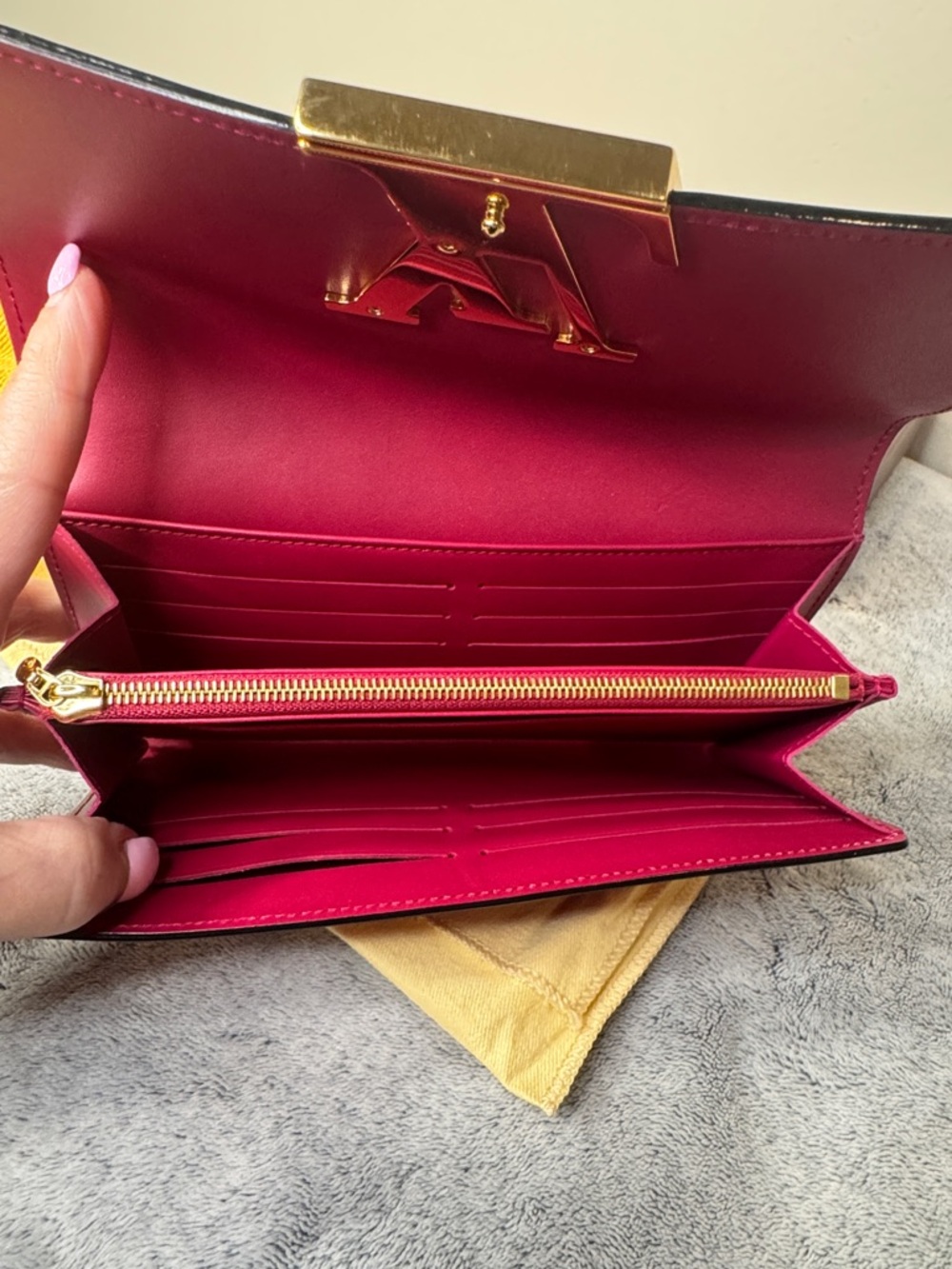 Louis Vuitton Pink Patent Leather Louise Long Wallet - Picture 9 of 14